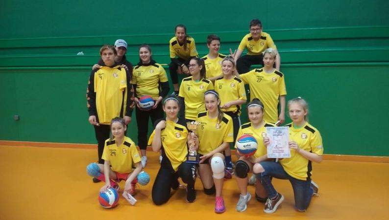 Velký úspěch ve volejbalu - vítězství volejbalové ligy litvínovských škol