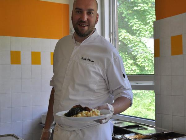 Pan kuchař Ondřej Slanina vaří ve Scolarestu
